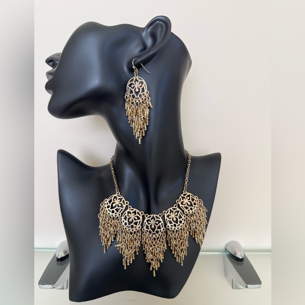 Elegant Gold Chandelier Necklace and Earring Set